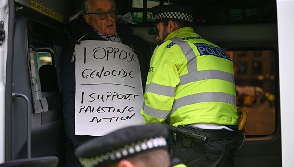 İngiltere’de Palestine Action yasağına protesto: Adalet Bakanlığı önünde 47 gözaltı