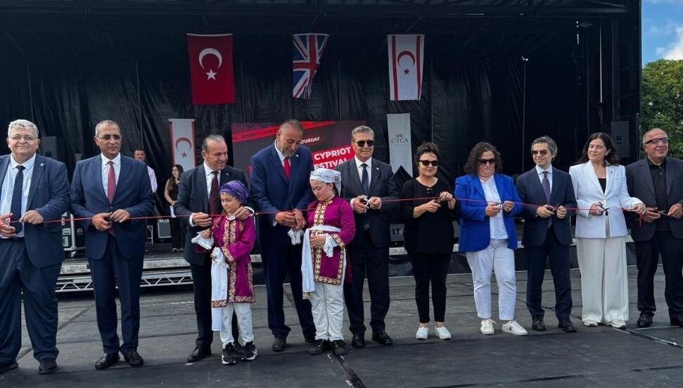 Londra’da düzenlenen 8. Kıbrıs Türk Kültür Festivali coşkuyla başladı