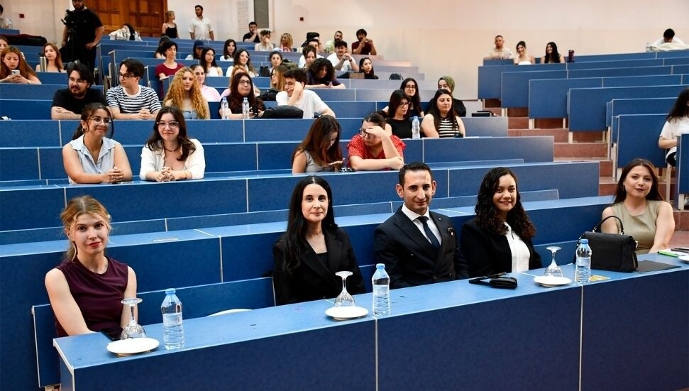 DAÜ’de TOLES Mezunları Zirvesi düzenlendi