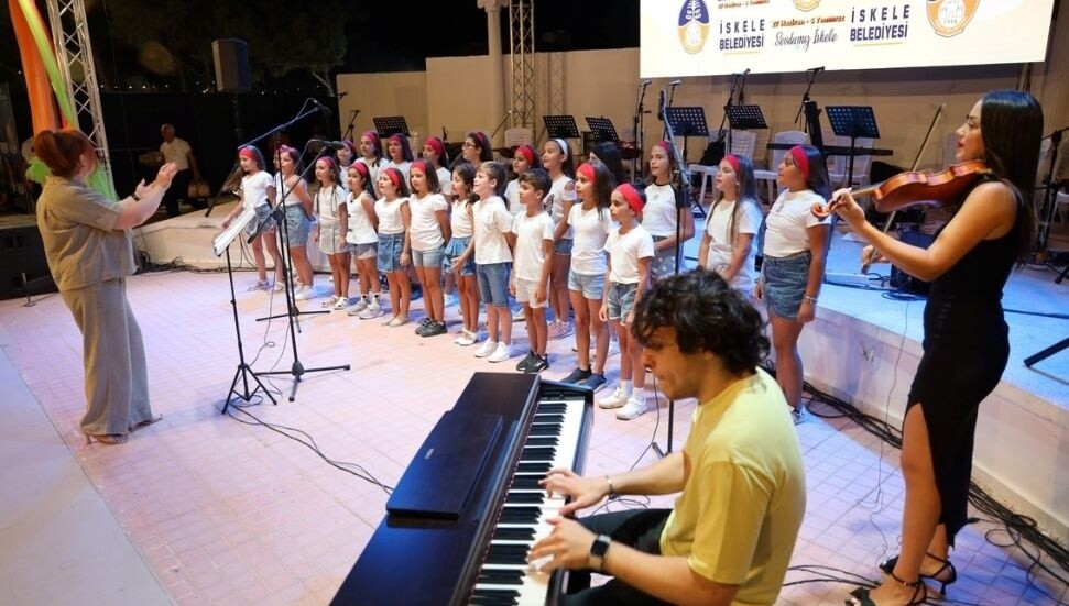 İskele Festivali Yabancılar Gecesi’nde kültürler buluştu: Hep birlikte “Dillirga” söylendi