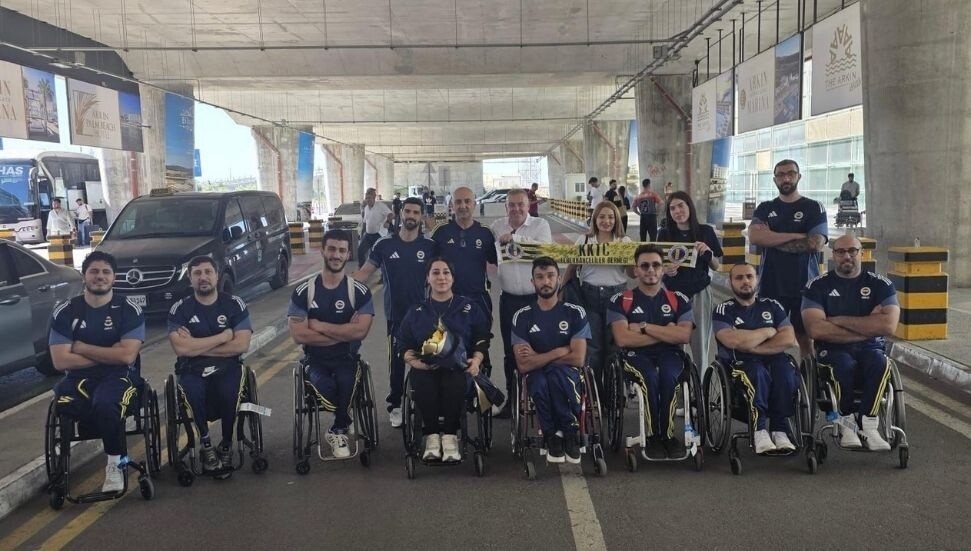 Fenerbahçe TKS Basketbol Takımı Kuzey Kıbrıs'ta: Fenerbahçeliler Derneği, sporcuları coşkuyla karşıladı