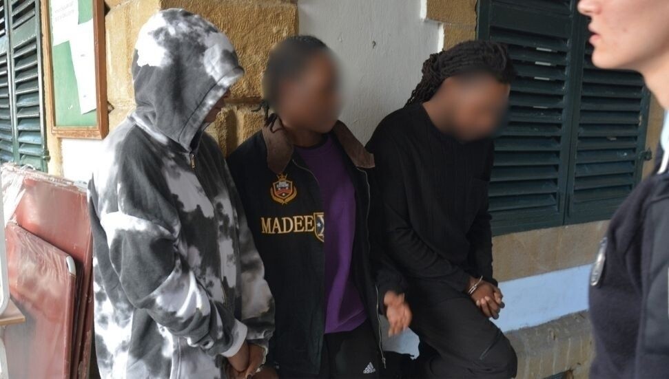 İzinsiz ikametle itham edilen 3 zanlı, 1 hafta tutuklu kalacak
