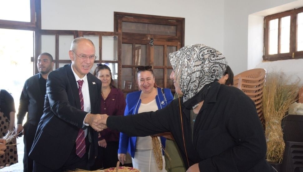 Oğuzhan Hasipoğlu: Kadınlarımız hem meslek ediniyor hem kültürümüzü yaşatıyor