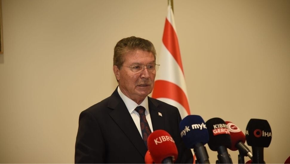 Ünal Üstel: Kıbrıs’ta çözüm eşit iki egemen devletten geçer