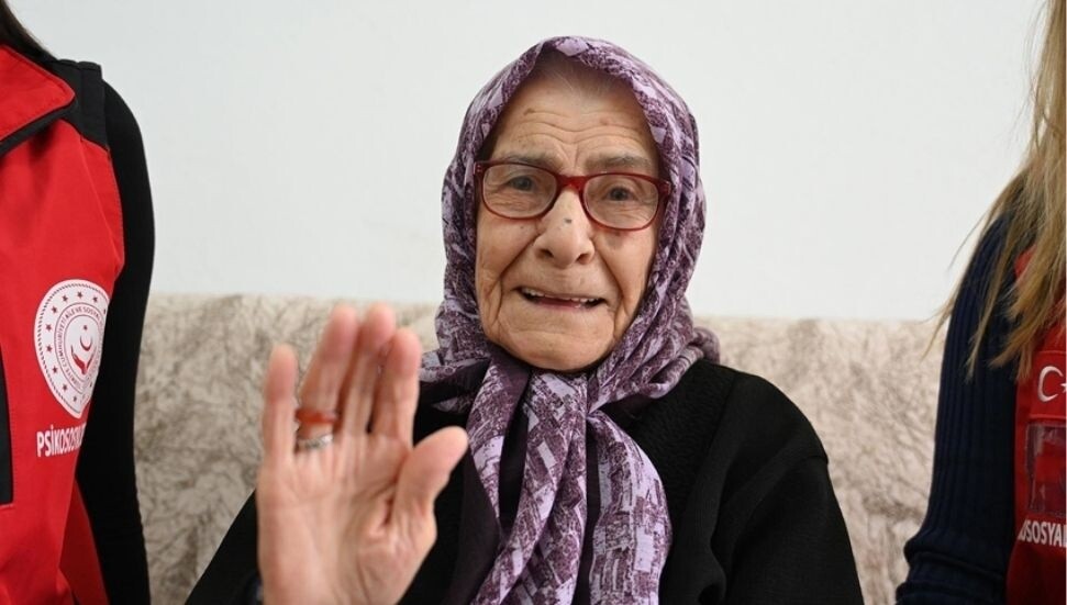 Türkiye Cumhuriyeti ile yaşıt Rana Özdeş, Atatürk’ün verdiği soyadı 79 yıldır gururla taşıyor