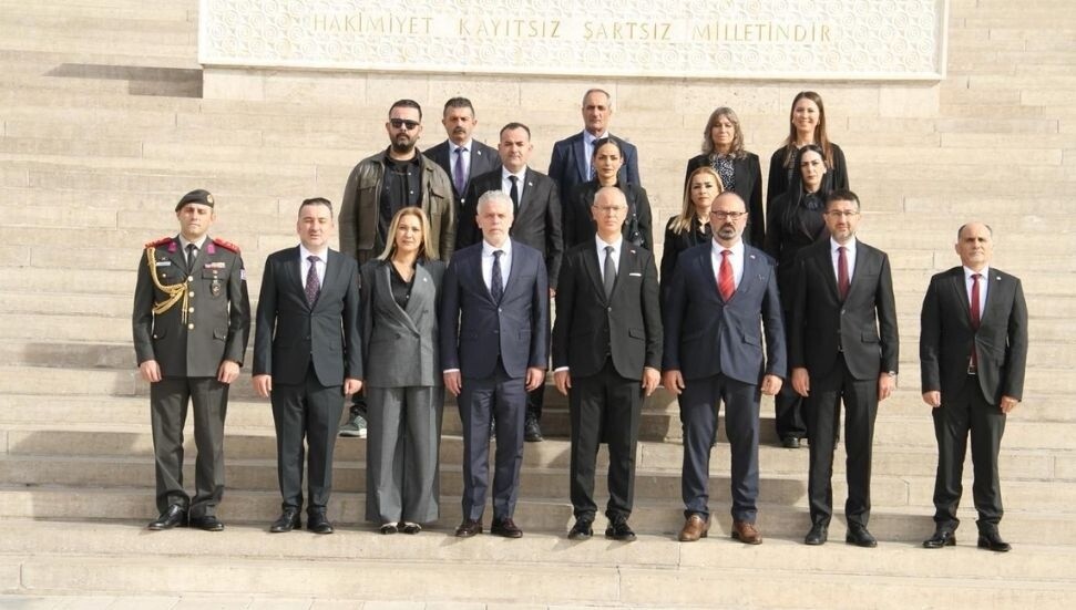 Çalışma ve Sosyal Güvenlik Bakanı Hasipoğlu'ndan temaslar için bulunduğu Ankara'da Anıtkabir'i ziyareti