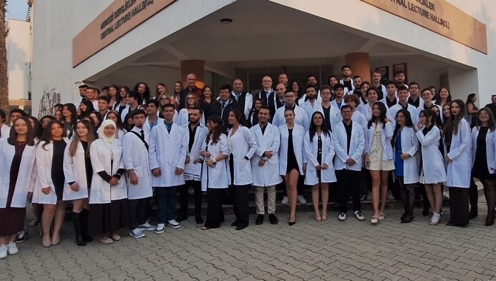 DAÜ Diş Hekimliği Fakültesi’nde beyaz önlük töreni düzenlendi