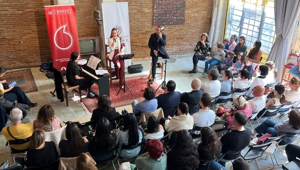 “Opera & Bale Sokakta: Sesin Yolculuğu” anlatımlı konser serisinin ilki gerçekleştirildi