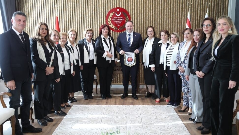Öztürkler, Kadınlar Birliği'ni kabul etti: Kadın temsiliyeti demokrasinin büyümesi için şart
