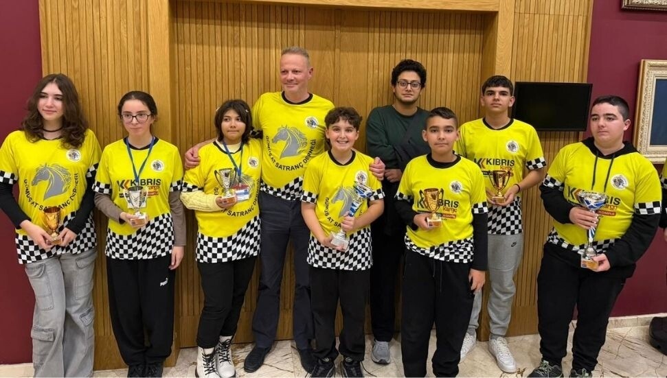 Gümüş At Satranç Derneği’nden 2 şampiyonluk ve 5 milli oyuncu