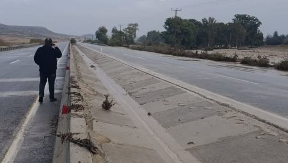Serhatköy üst geçit mevkiindeki Güzelyurt gidiş istikameti trafiğe açıldı