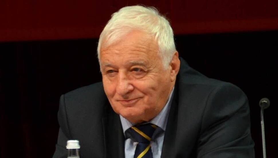 Fenerbahçe'nin efsane futbolcusu Ogün Altıparmak, hayatını kaybetti