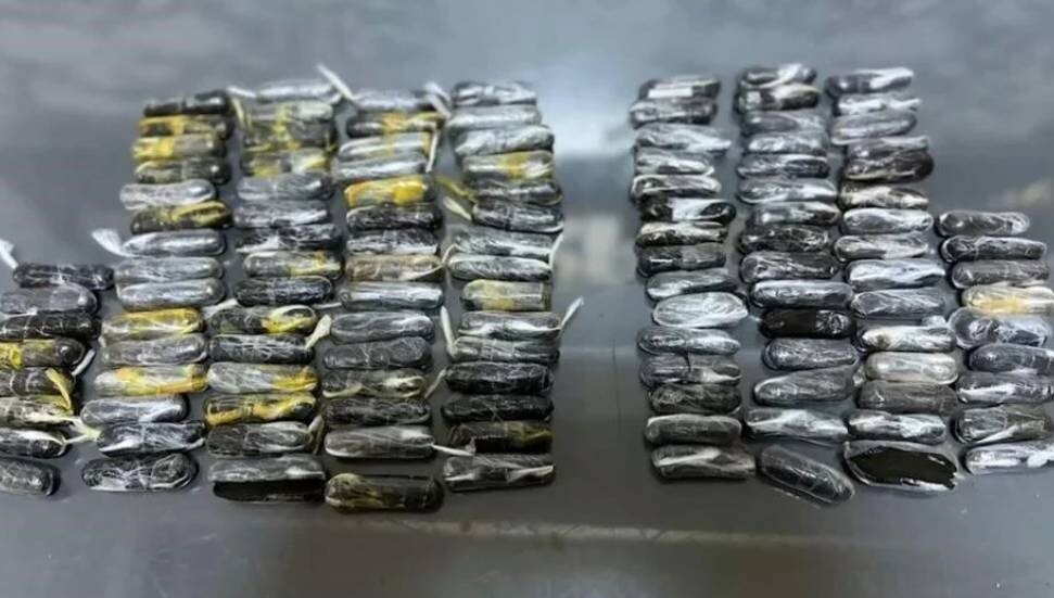 Sabiha Gökçen Havalimanı’nda yakalandılar: Midelerinden 1.5 kilo uyuşturucu çıktı