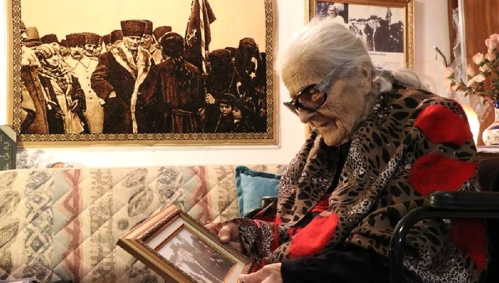 Atatürk'le 3 kez karşılaştı, tavsiyesini dinledi! 108 yaşındaki Sabiha Özar hayatını kaybetti
