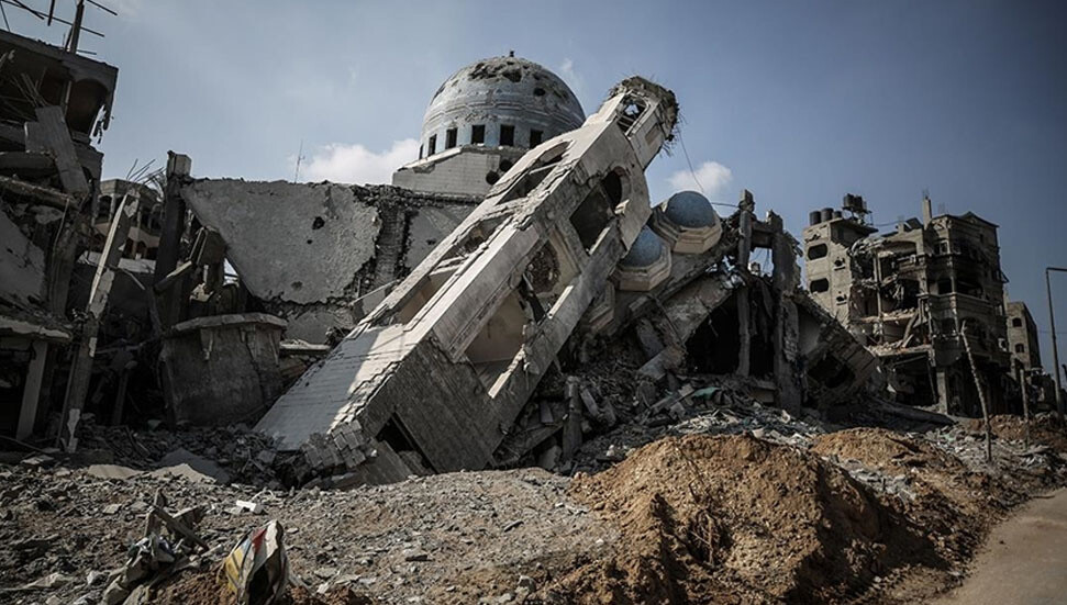 İsrail, Gazze'de tarihi cami, kilise ve müzeleri hedef alarak kültürel mirası da yok ediyor