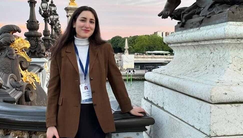 DAÜ tıp mezunu Dr. Sümeyye Karapınar’dan gururlandıran başarısı