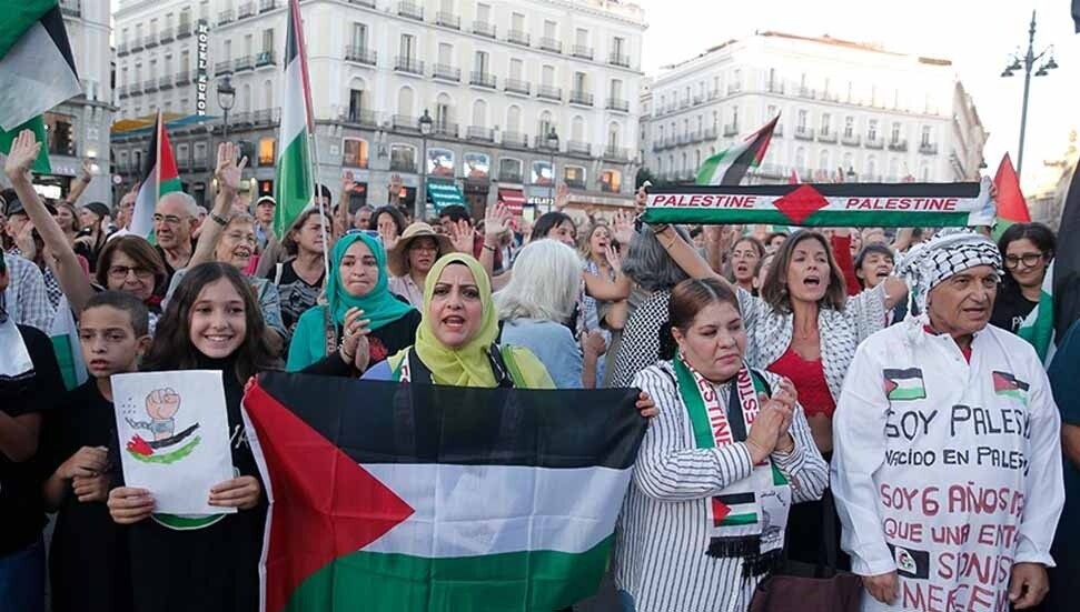 İspanyollar Madrid'de Filistin'e destek için eylem yaptı