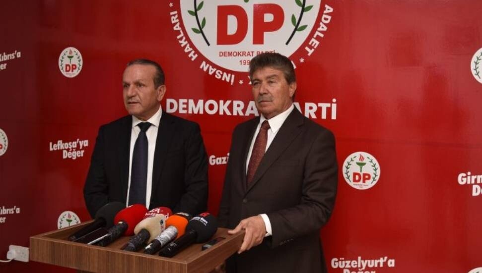 Fikri Ataoğlu'ndan Ünal Üstel'e tebrik: KKTC'nin geleceği için birlikte adımlar atacağız