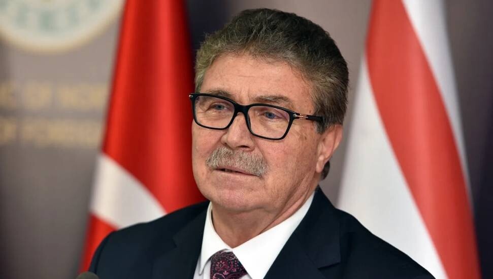 Başbakan Üstel’den Öğretmenler Günü mesajı