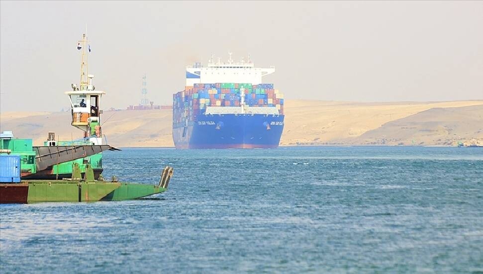 Mısır, Süveyş Kanalı'ndan 5 yılda yaklaşık 40 milyar dolar gelir elde etti