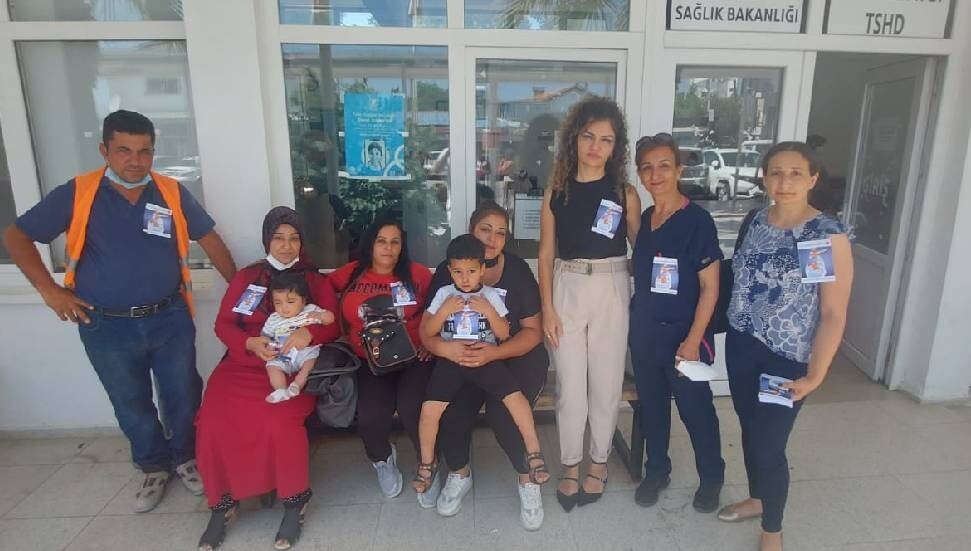 Temel Sağlık Hizmetleri Dairesi personeli ‘Dünya Tütünsüz Günü’ kapsamında broşür dağıttı