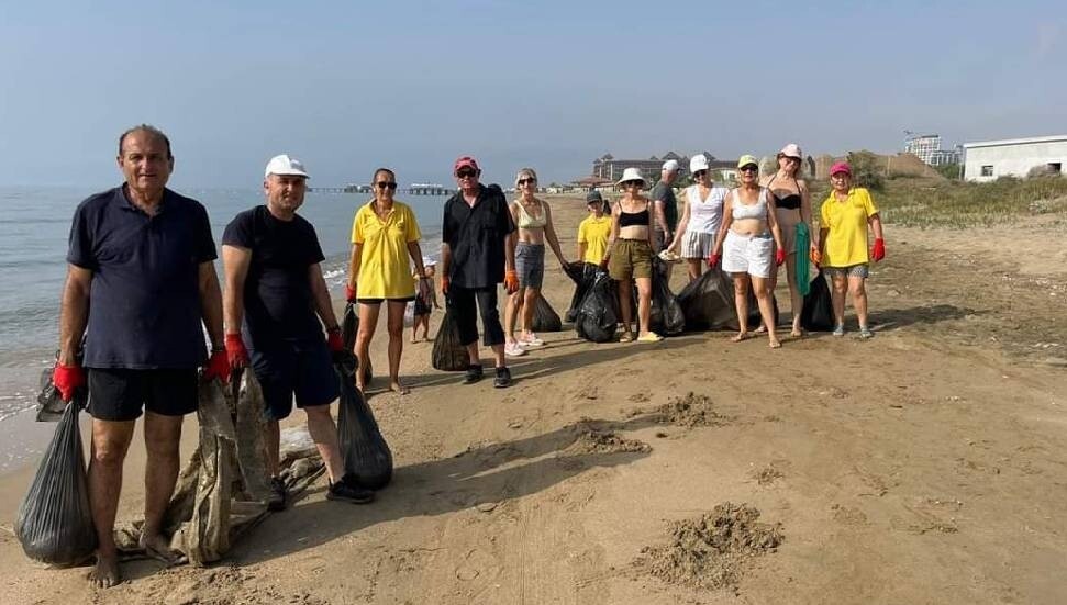Temiz Ada Grubu'nun İskele'de başlattığı temizlik çalışması tamamlandı