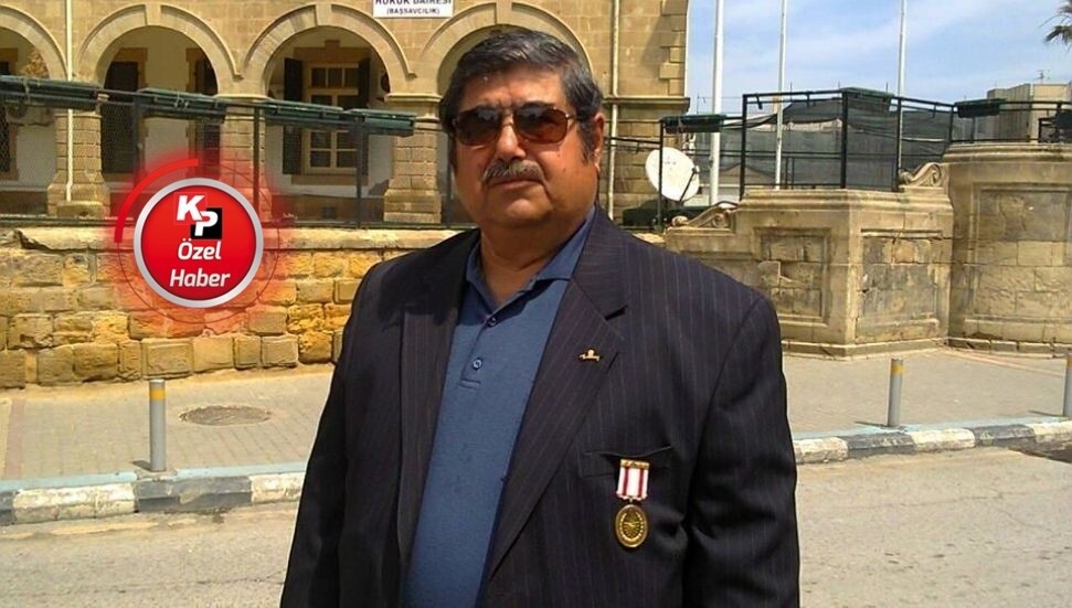 Arif Salih Kırdağ yeniden sahnede: Sandığın gediklisi