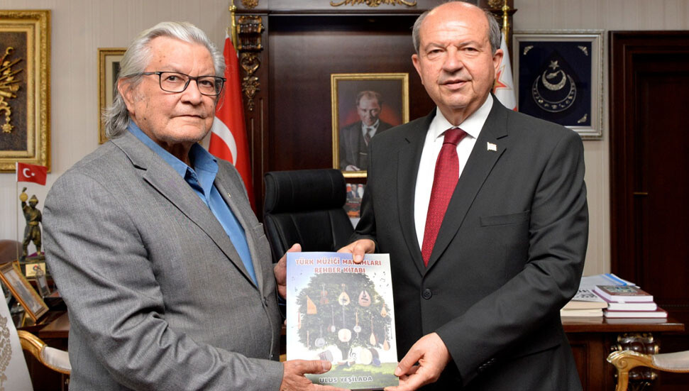 Cumhurbaşkanı Tatar’a Türk Müziği Makamları Rehber Kitabı takdim edildi