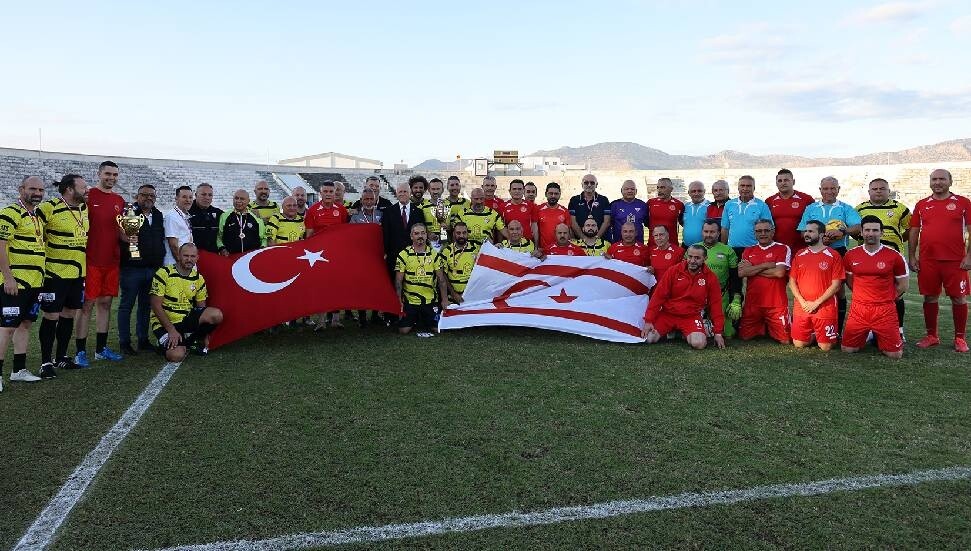 Meclis Takımı ile Londra Türk Masterları maç yaptı
