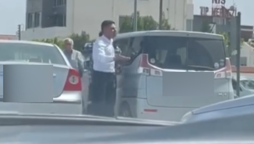 Hüseyin Amcaoğlu, trafikte yaşanan kavgayı ayırdı