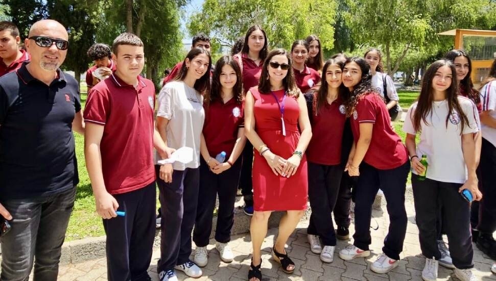 U.S. Embassy Cyprus, Alexandra Lockwood'un DAÜ ziyaretini paylaştı