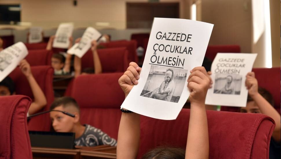 Çocuklar, Meclis kürsüsünden “Gazze’de çocuklar ölmesin” çağrısı yaptı