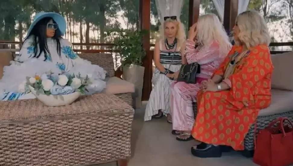 Dünya Güzellerim Tatilde setinde olay! Bülent Ersoy yönetmeni dövmek için 6 saat bekledi