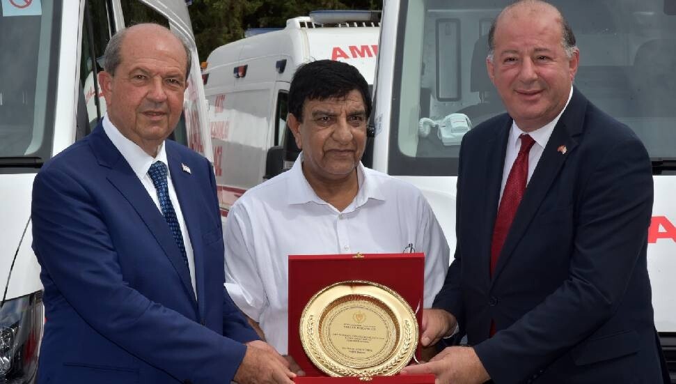 İş insanlarından Dr. Burhan Nalbantoğlu Devlet Hastanesi’ne 3 ambulans