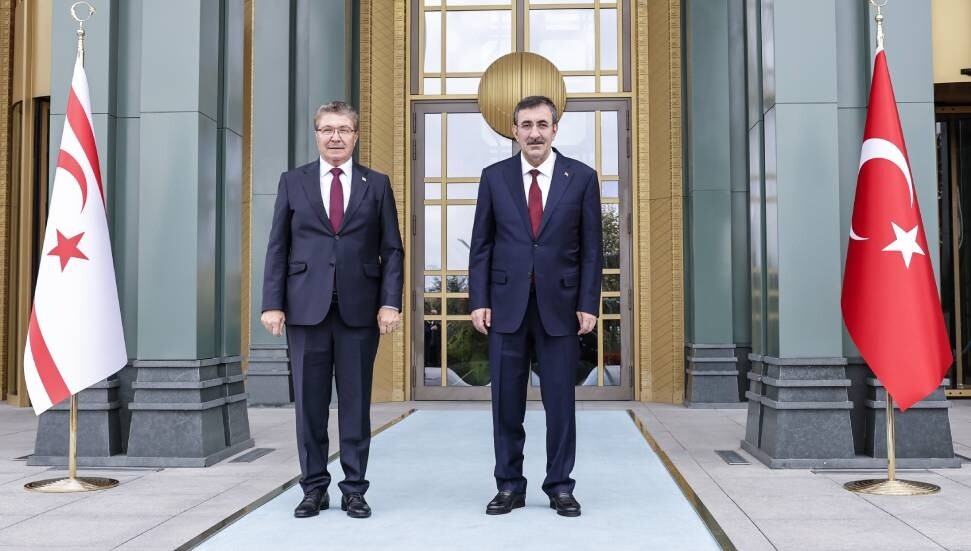 Ünal Üstel, Cevdet Yılmaz ile görüşüyor
