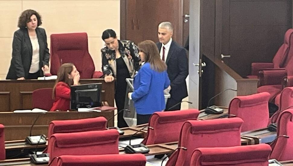 Sandık sayısı 1'e düştü: Önce başkanlık sonra başkan yardımcılığı seçimi!