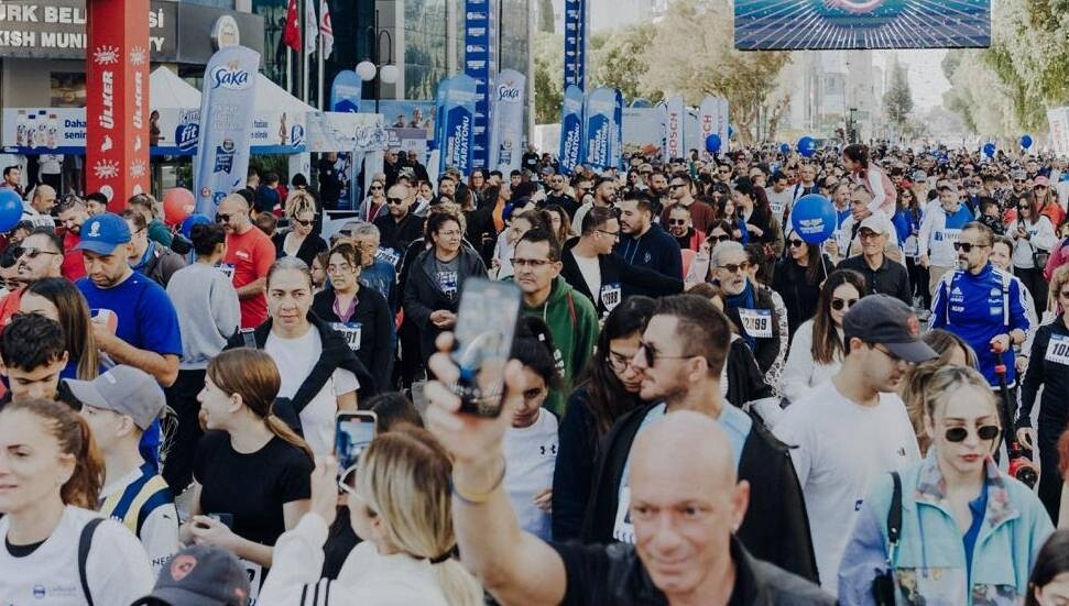 Ülker Lefkoşa Maratonu’nda binlerce kişi kahramanlarımızla zafere koştu