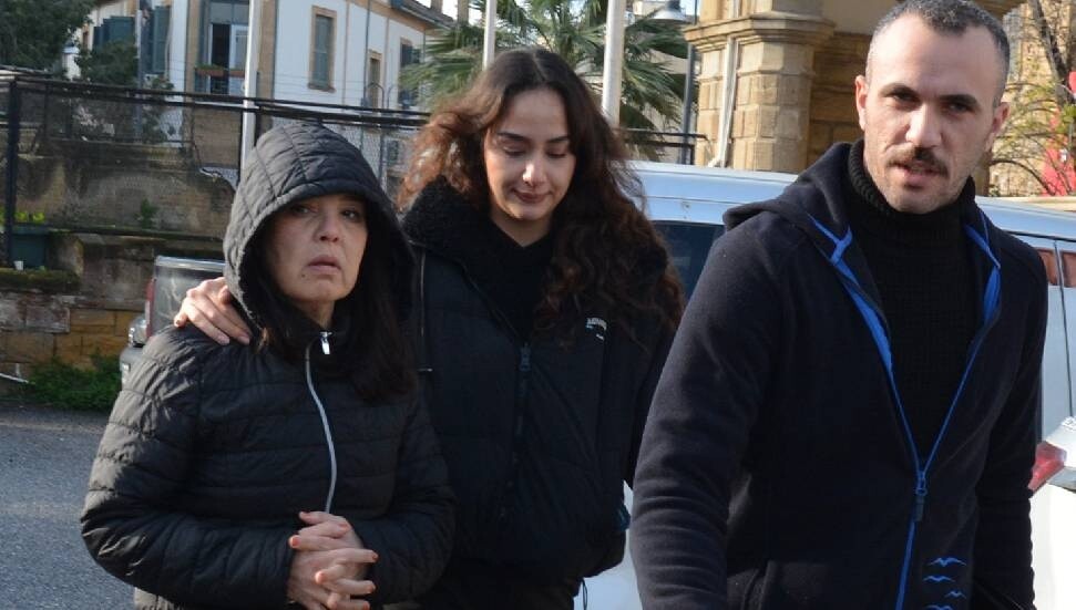 Ön izin vaadiyle kandırdığı 3 kişiden 8 bin dolar aldığı iddia edilen zanlı teminata bağlandı