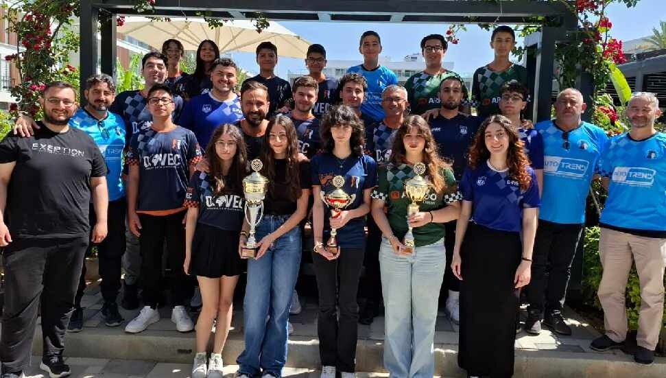 Satranç Ligleri Ödül Töreni TED Koleji’nde gerçekleşti: Takımlar ve sporcular ödüllerine kavuştu