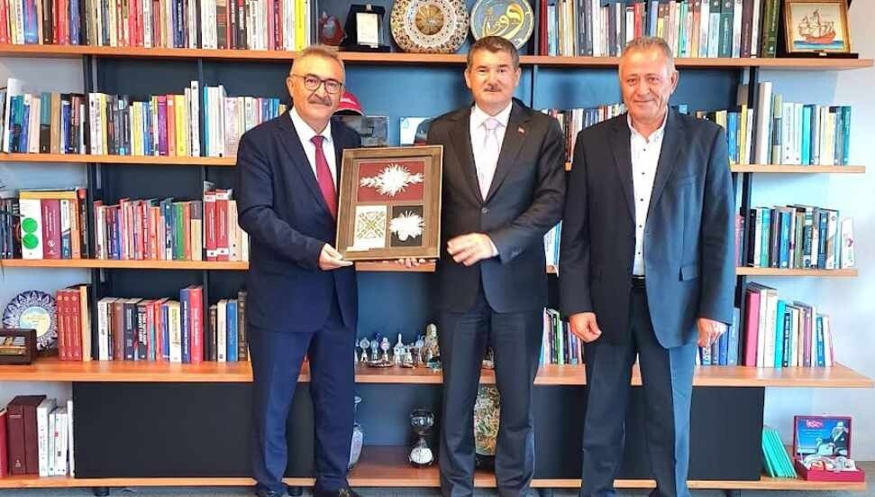 DAÜ Vakıf Yöneticiler Kurulu‘ndan Türkiye Cumhurbaşkanlığı Başdanışmanı Prof. Dr. Çağrı Erhan'a ziyaret