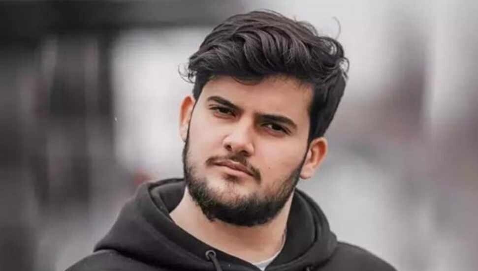 Türkiye’nin tanınmış yayıncılarından "Jrokez" lakaplı Oğuzhan Dalgakıran evinin balkonundan düşerek hayatını kaybetti