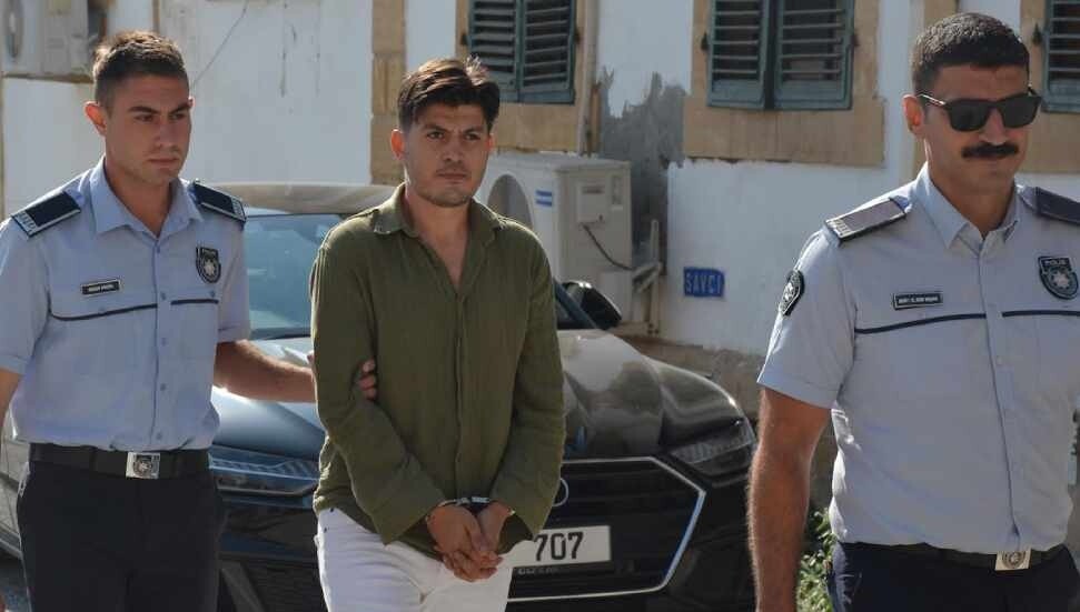 Ercan Havaalanı’nda uyuşturucu ile yakalanmaktan itham edilen zanlı 1 hafta tutuklu kalacak