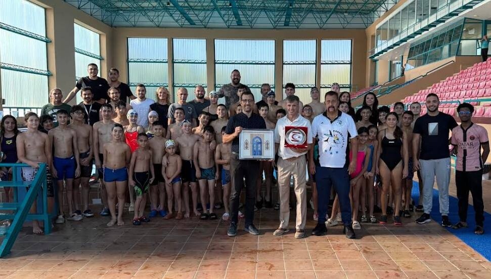 Dünyaca ünlü yüzme bilimcisi Dr. Sokolovas, Kuzey Kıbrıs’ta eğitim verdi
