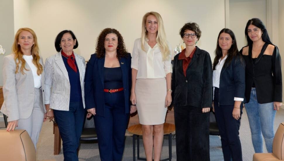 Nilden Bektaş Erhürman, İş Kadınları Derneği yönetim kurulu başkanı ve üyeleri ile görüştü