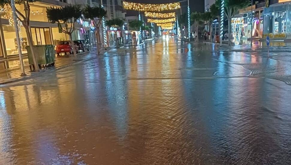 Belediye Bulvarında Damdelen Petrol- Sivil Savunma Çemberi arası trafik akışına kapatıldı