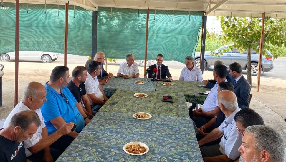 Türkiye'nin Lefkoşa Büyükelçisi Yasin Ekrem Serim, Gazimağusa'da muhtarlar ile bir araya geldi