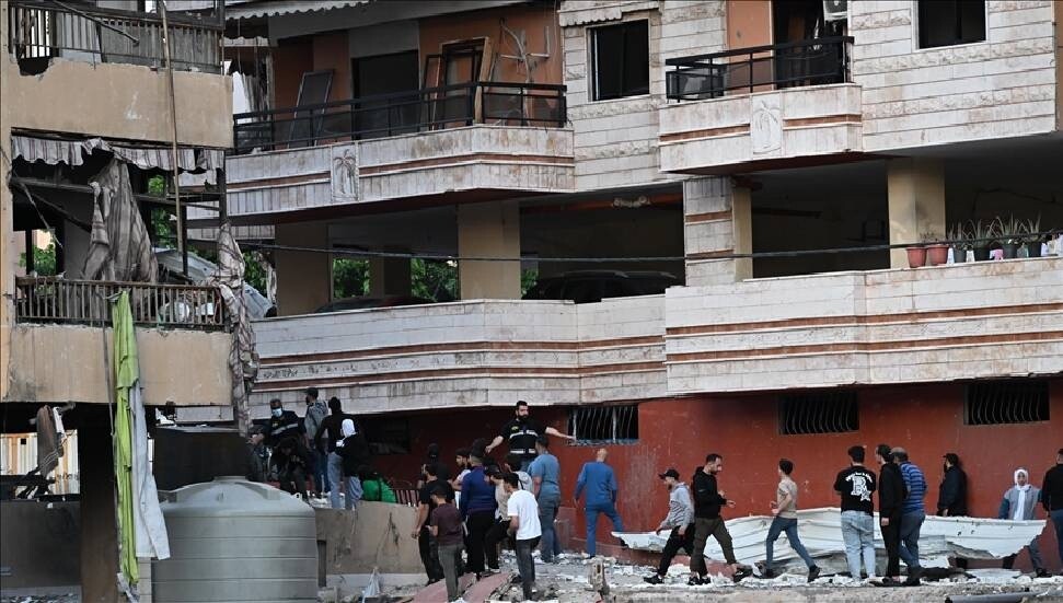 Lübnanlılar, ülkenin güneyinde İsrail'in saldırı tehdidinde bulunduğu beldeleri boşaltıyor