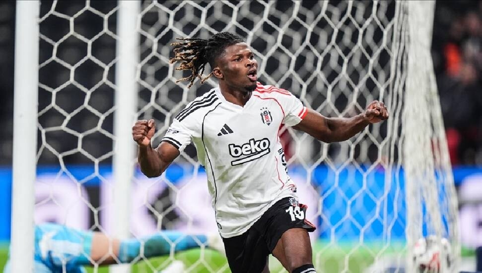 PFDK, Beşiktaşlı futbolcu El Bilal Toure'ye 2 maç ceza verdi