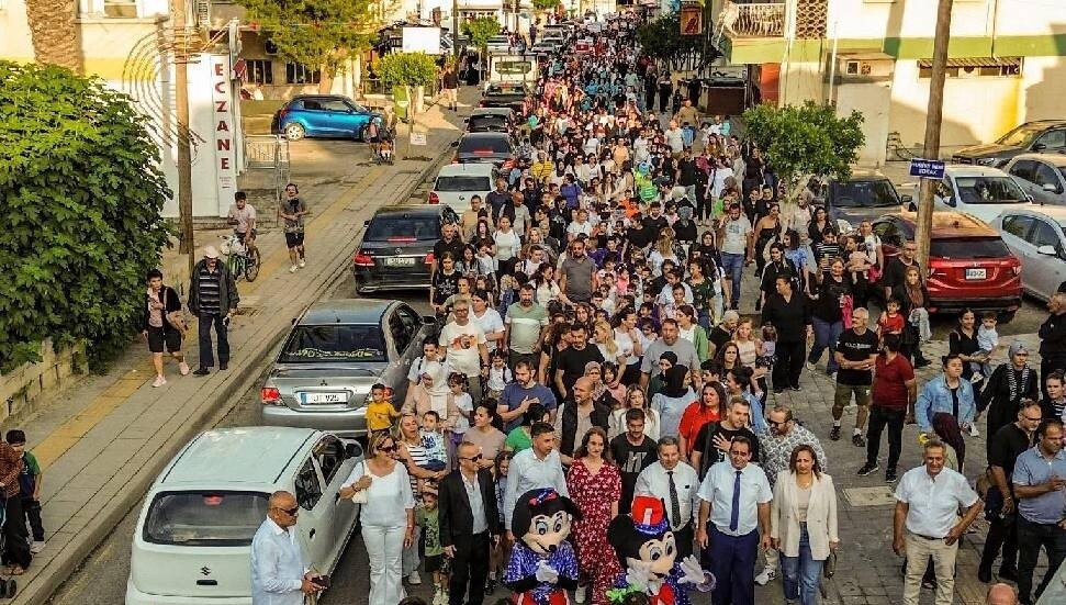 Çocukların neşesi Gönyeli sokaklarını sardı