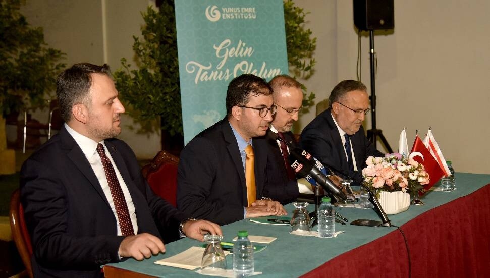 “Yakın Tarihimizde Demokrasi Mücadelesi” paneli yapıldı